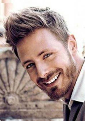 Coiffure Pré-Coupe avec Cheveux Longs et Cheveux Messy Quiffés pour Hommes